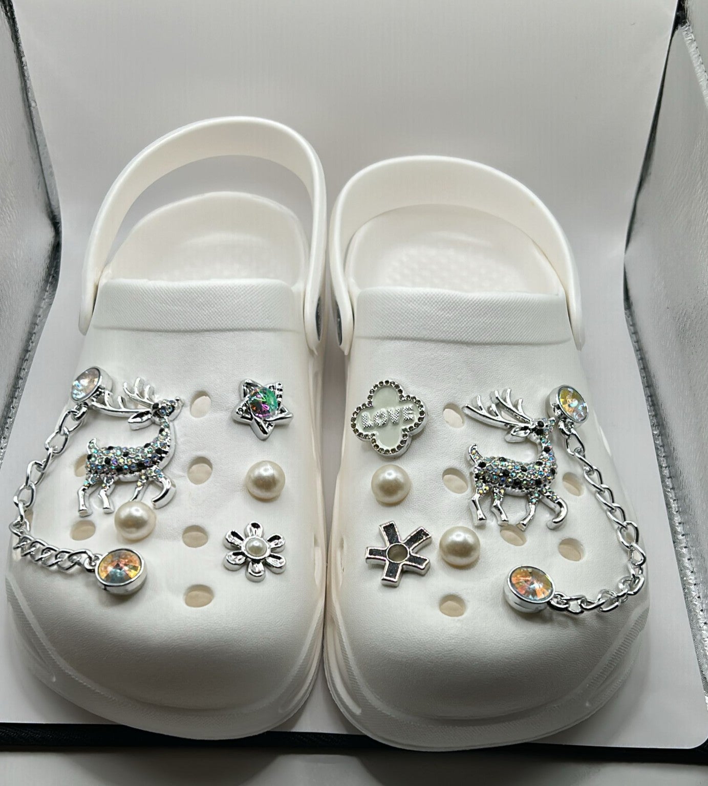 Glamour Clogs „Shiny Chic“ – mit Schmuck-Details & Strass-Dekoration