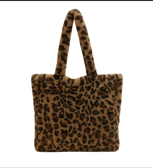 Flauschige Tote Bag „Wild Chic“ – Leo-Design aus Kunstfell