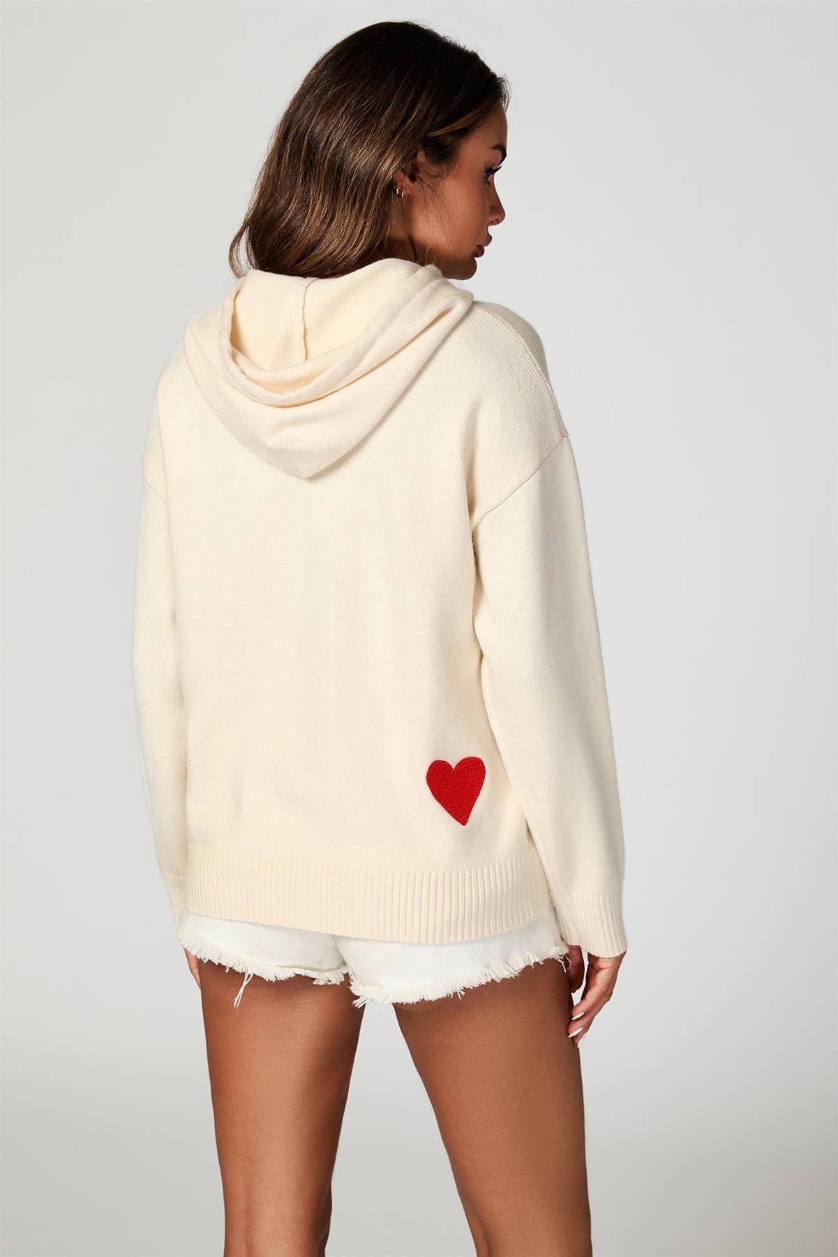 Cremefarbener Strickpullover mit Herzstickerei: Cream / OneSize