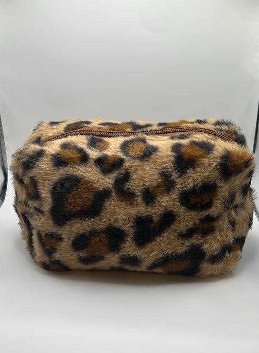 Flauschige Kosmetiktasche mit Leopardenmuster – Stylisches Make-up- und Reisetäschchen