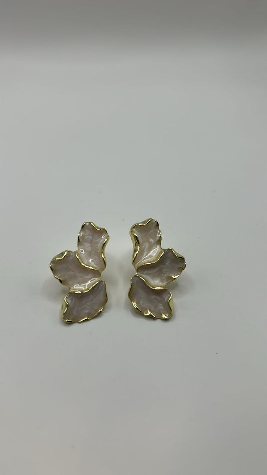 Ohrringe „Aurora“ – Wellendesign mit Goldrand