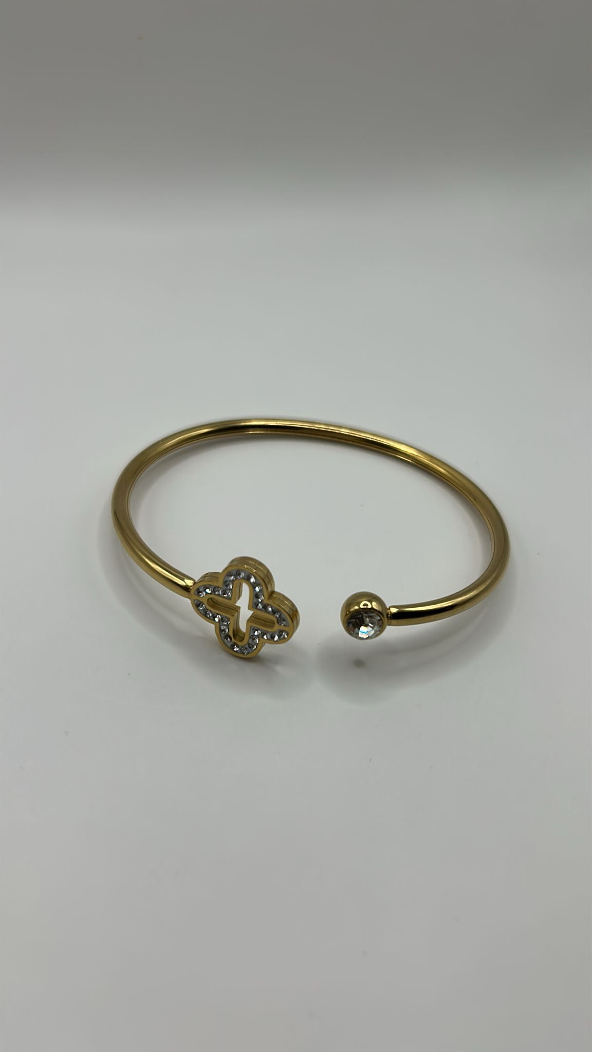 Armreif „Clover Luxe“ – Gold mit Zirkonia