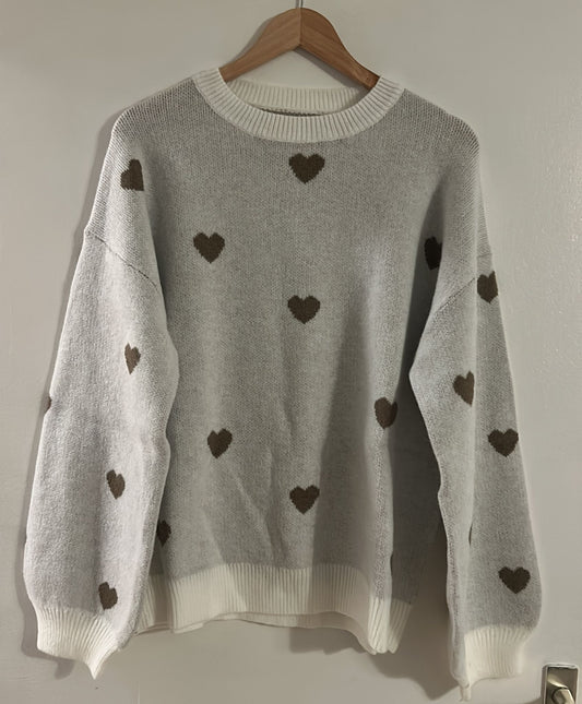 Kuschelpullover „Heart Cozy“ – Grau mit Herzmuster