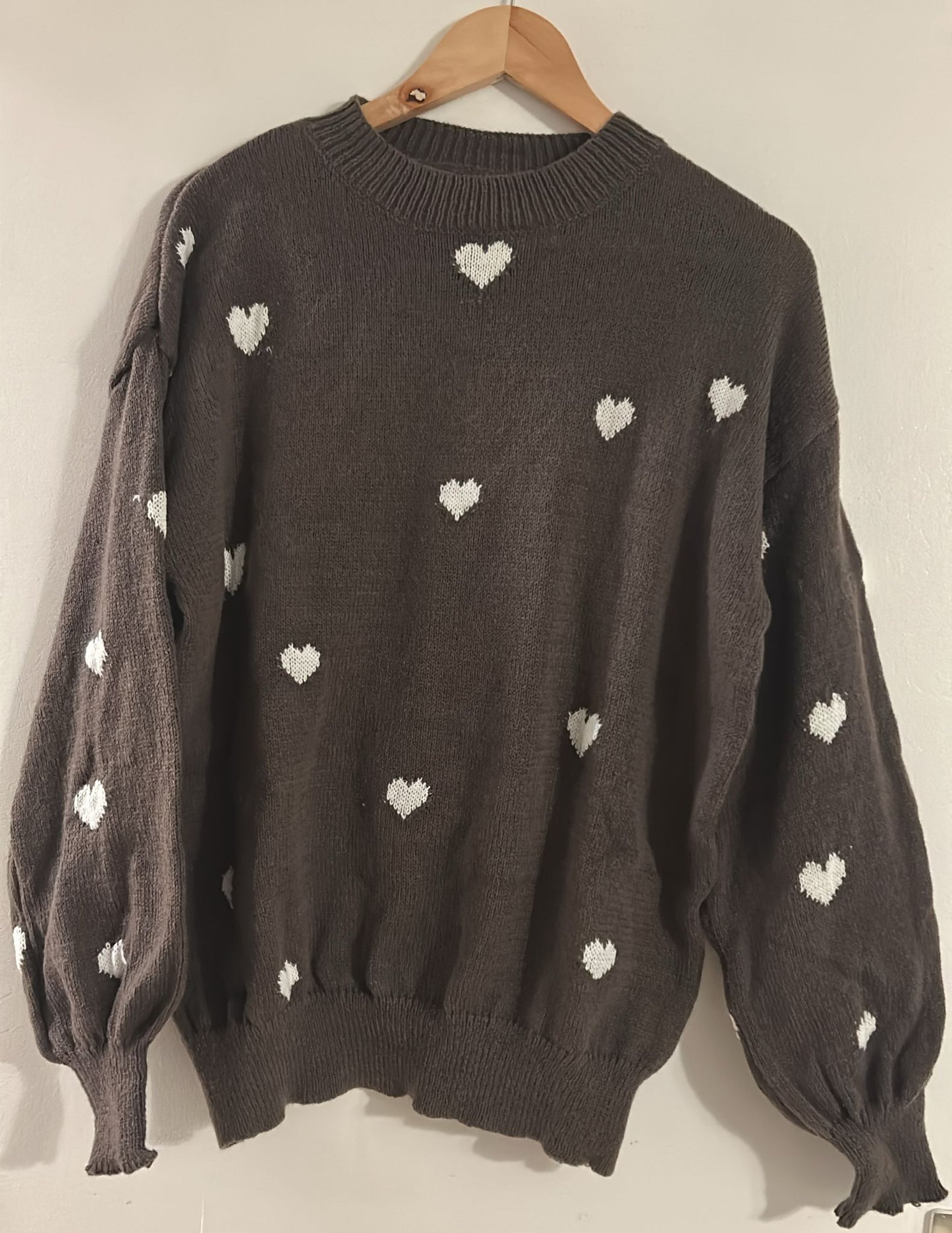 Cosy Heart Knit – Brauner Herzpullover