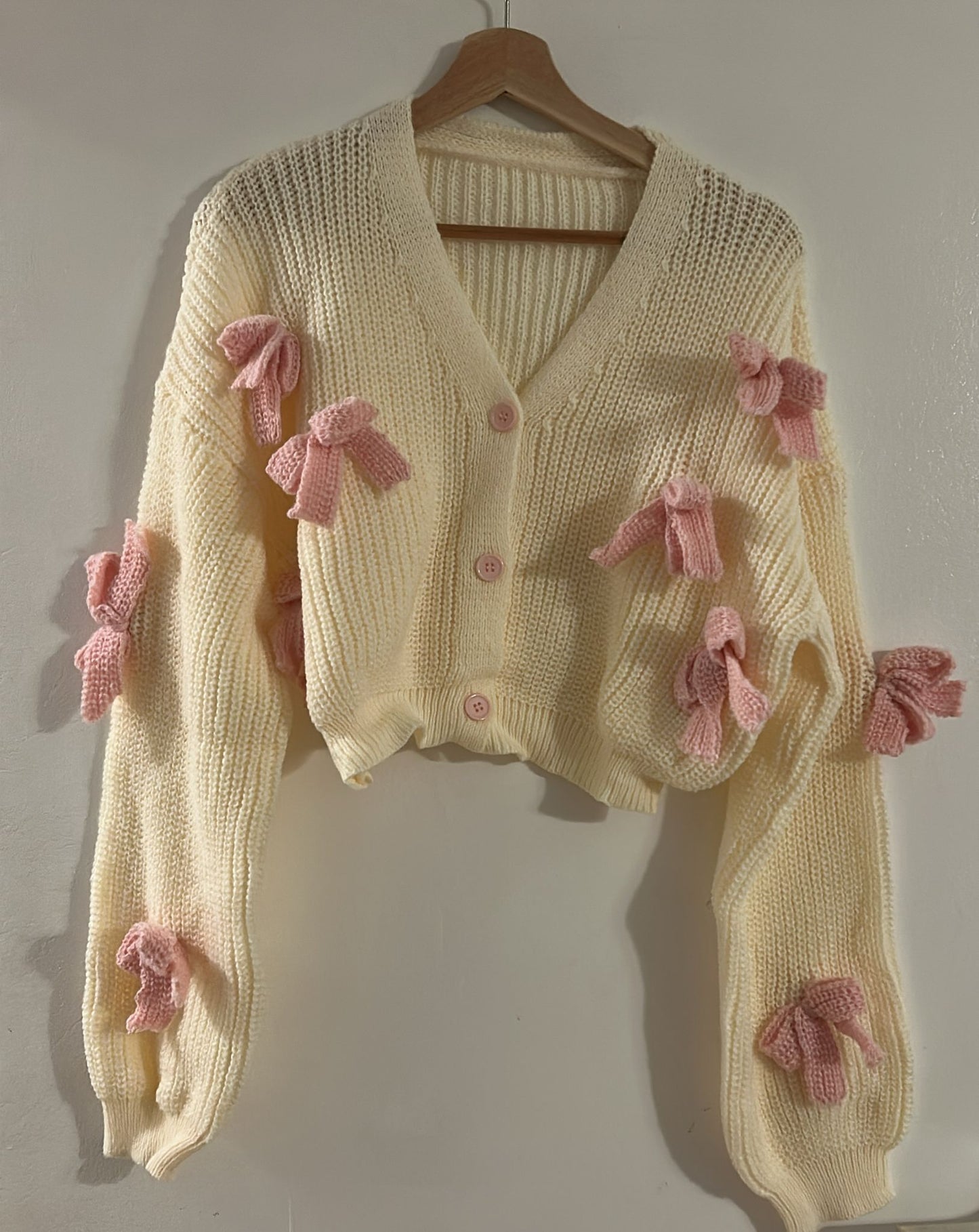 Knit Bow Dream – Cardigan mit Schleifendetails